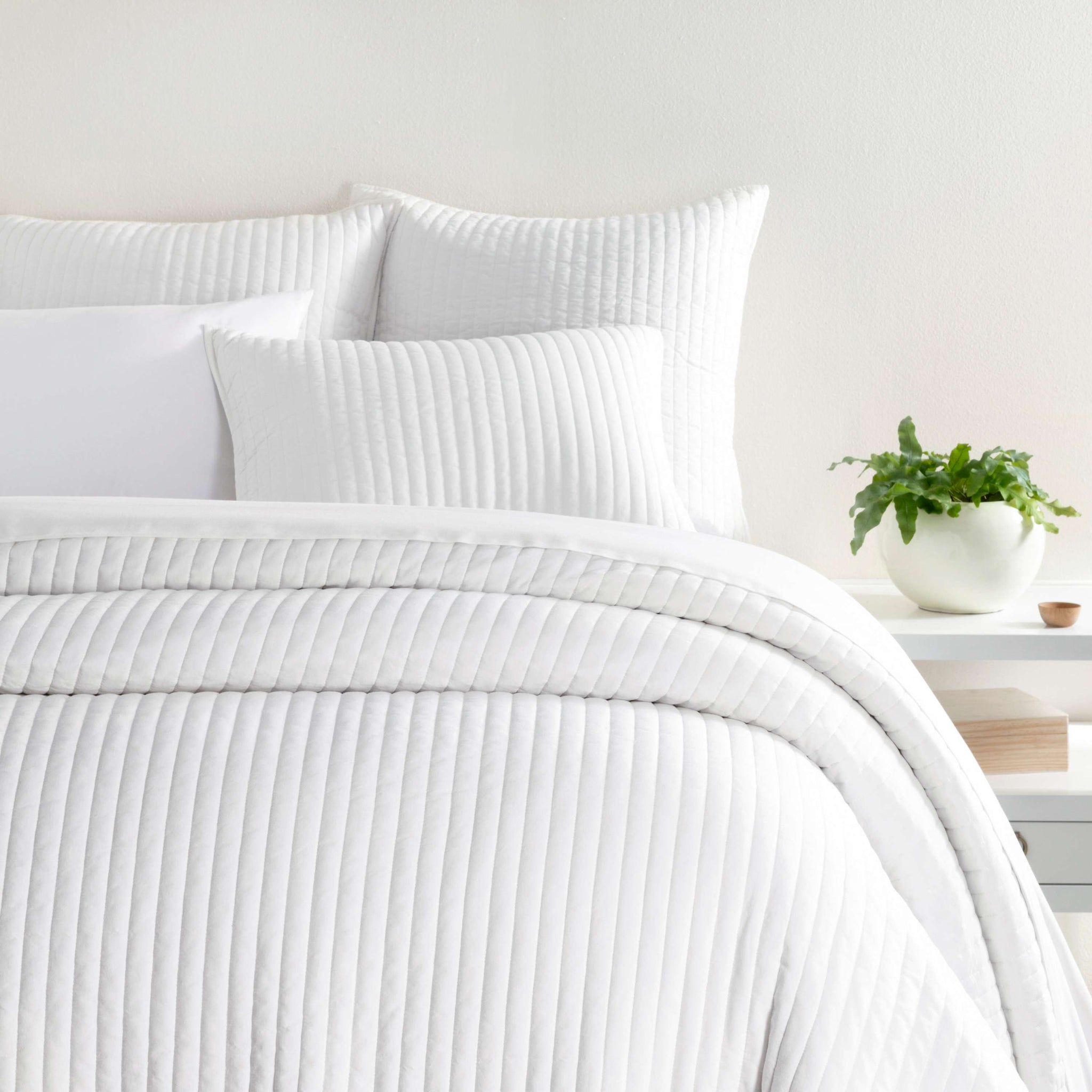 White cotton quilt discount