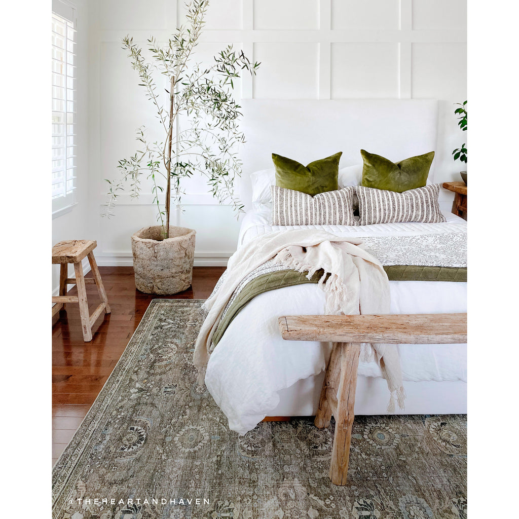 Layla Antique / Moss Rug - 18" x 18" Sample | Open Box - Light House Co.