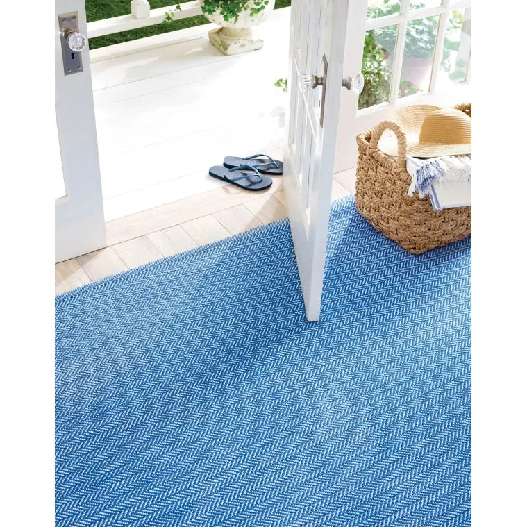 Herringbone French Blue 4 x 6 /White Handwoven Indoor/Outdoor Rug | Open Box - Light House Co.